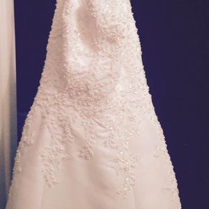 Wedding Dress - Never Worn